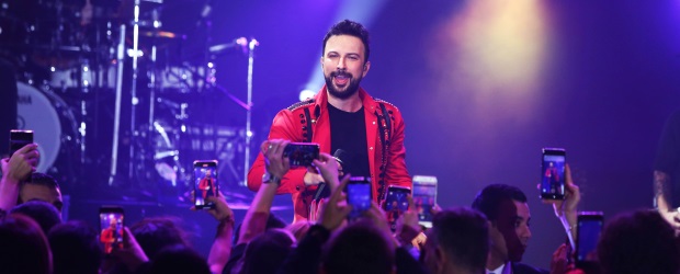 Megastar Tarkan yılbaşı gecesi Kıbrıs'ta sahne aldı