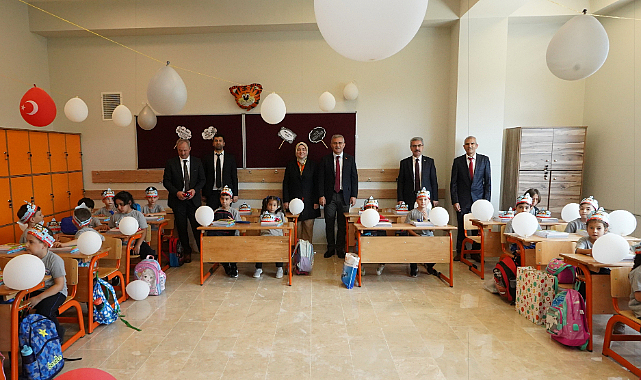 ÜSKÜDAR YENİ ÖĞRETİM YILINA ŞEHİT MUSTAFA CAMBAZ İLKOKULU AÇILIŞIYLA BAŞLADI