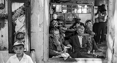 ARA GÜLER’ İN FOTOĞRAFLARI BULGARİSTAN’DA SANATSEVERLER İLE BULUŞUYOR