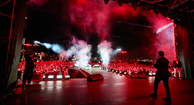 İSTANBUL, 100'NCÜ KURTULUŞ YILDÖNÜMÜNÜ ÜSKÜDAR'DA KUTLADI