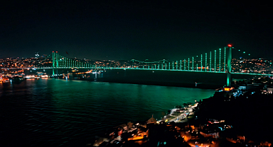 İSTANBUL'DAKİ 3 KÖPRÜ YEŞİL RENKLE IŞIKLANDIRILDI