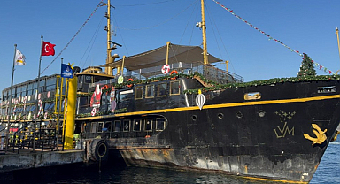 Tur Teknesinde Korkutan Yangın 