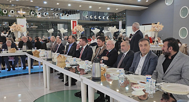 Üsküdar’da “Birlik Sofrası”: Farklı Siyasi Görüşler Aynı İftar Masasında Bir Araya Geldi.