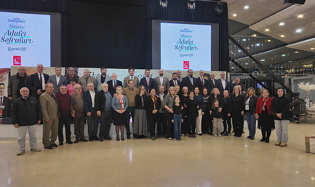 Üsküdar’da “Birlik Sofrası”: Farklı Siyasi Görüşler Aynı İftar Masasında Bir Araya Geldi.